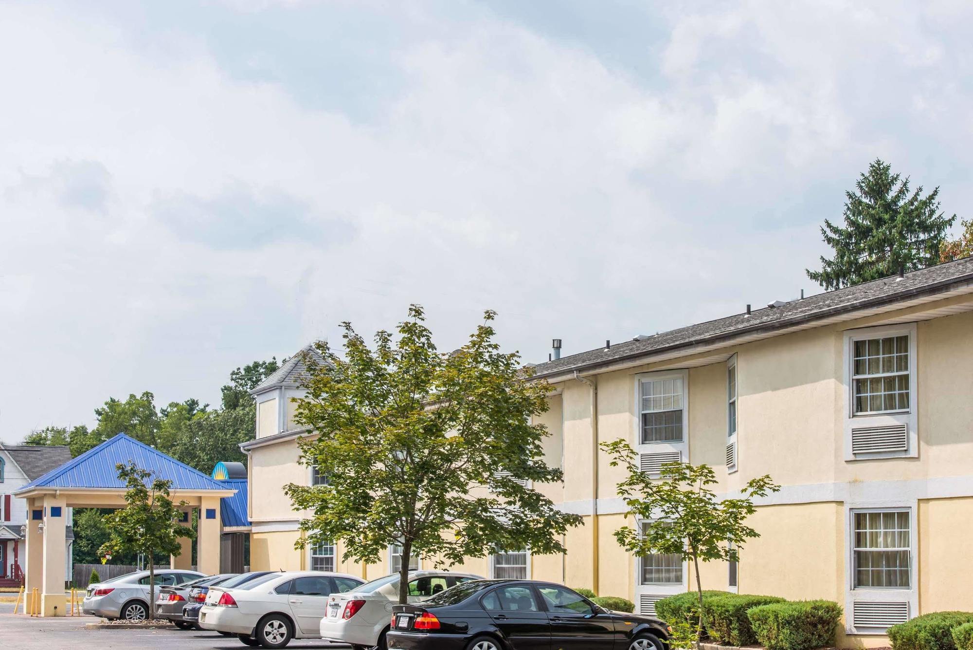 Days Inn By Wyndham Berlin Voorhees Exterior photo